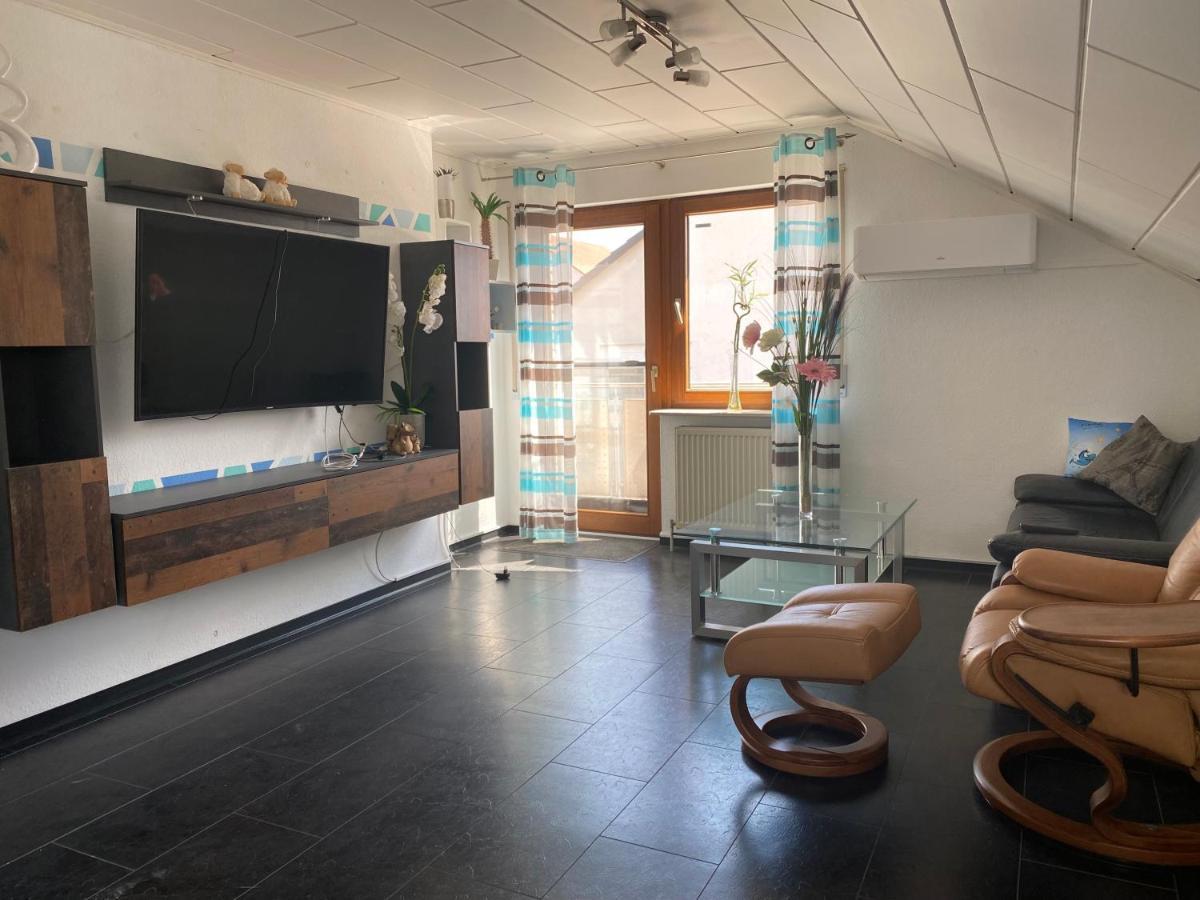 Moderne Ferienwohnung Neckarschleife Mit Klimaanlage Kirchheim am Neckar エクステリア 写真